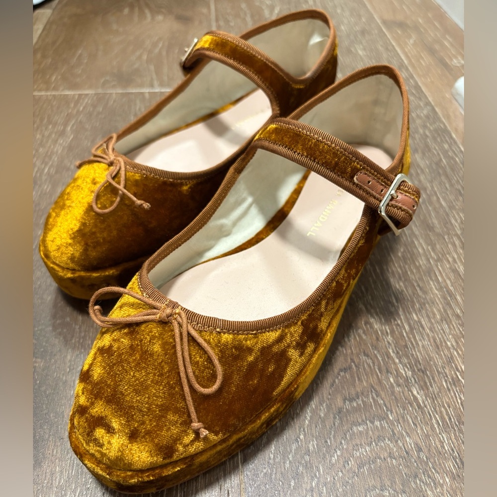 Loeffler Randall Yellow Platform Velvet Color: Gold/orange | Size: 6